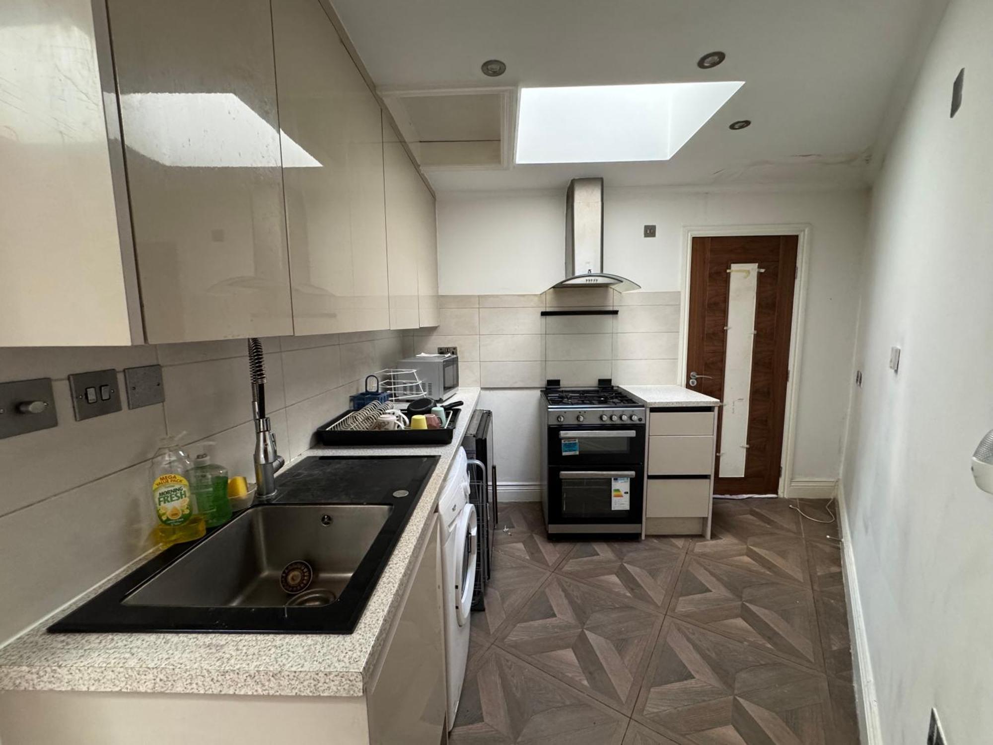 Homestay 43 Lawn Avenue Yiewsley